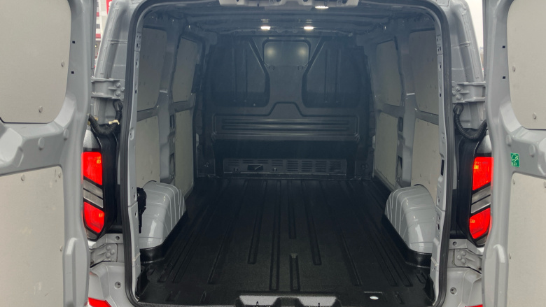 Ford Transit Custom 300 L1 Diesel Fwd 2.0 EcoBlue 136ps H1 Van Limited